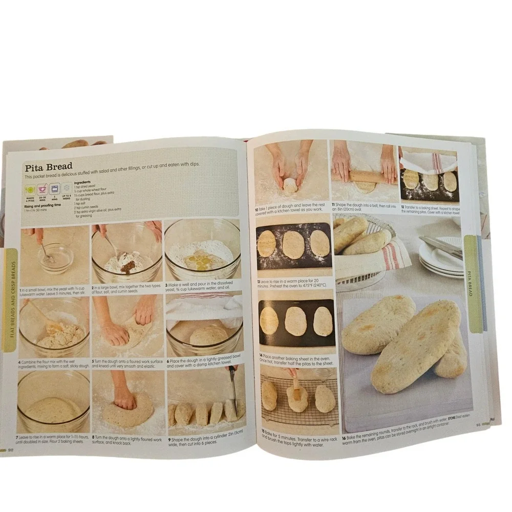 Step-by-Step Bread Cookbook 125+ Recipes‎ First American Edition 2012